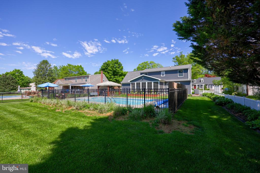 322 POWELL DRIVE