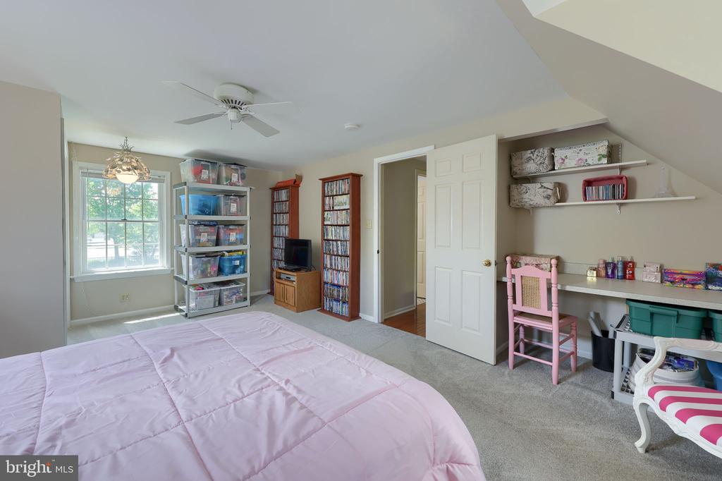 322 POWELL DRIVE