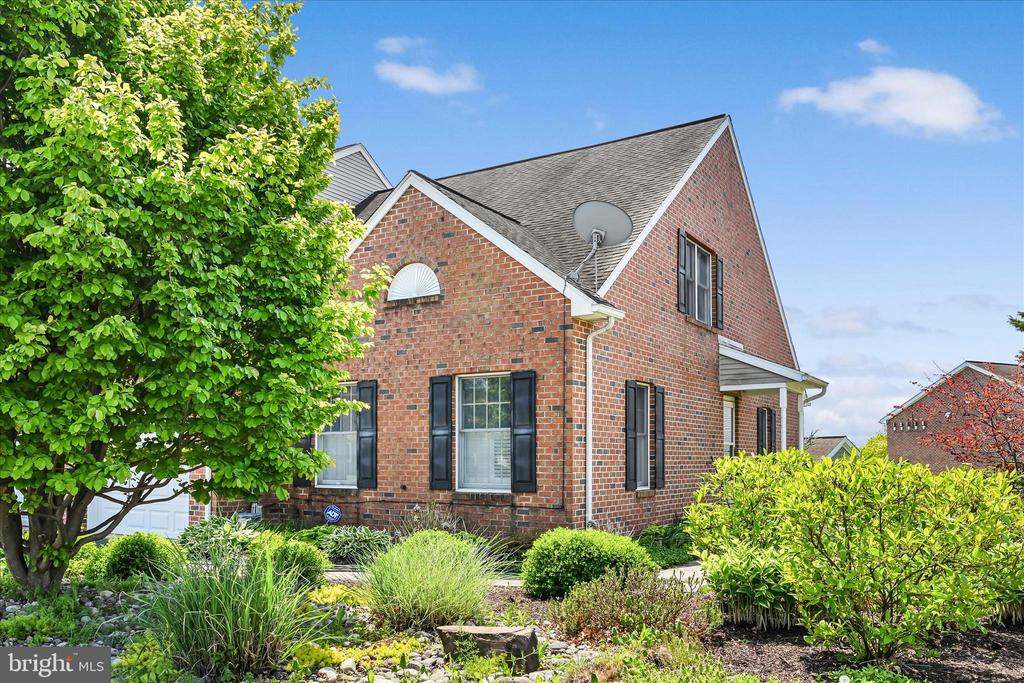 13 SPRING HILL LANE
