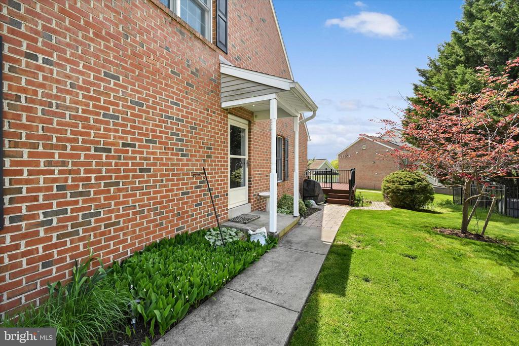 13 SPRING HILL LANE