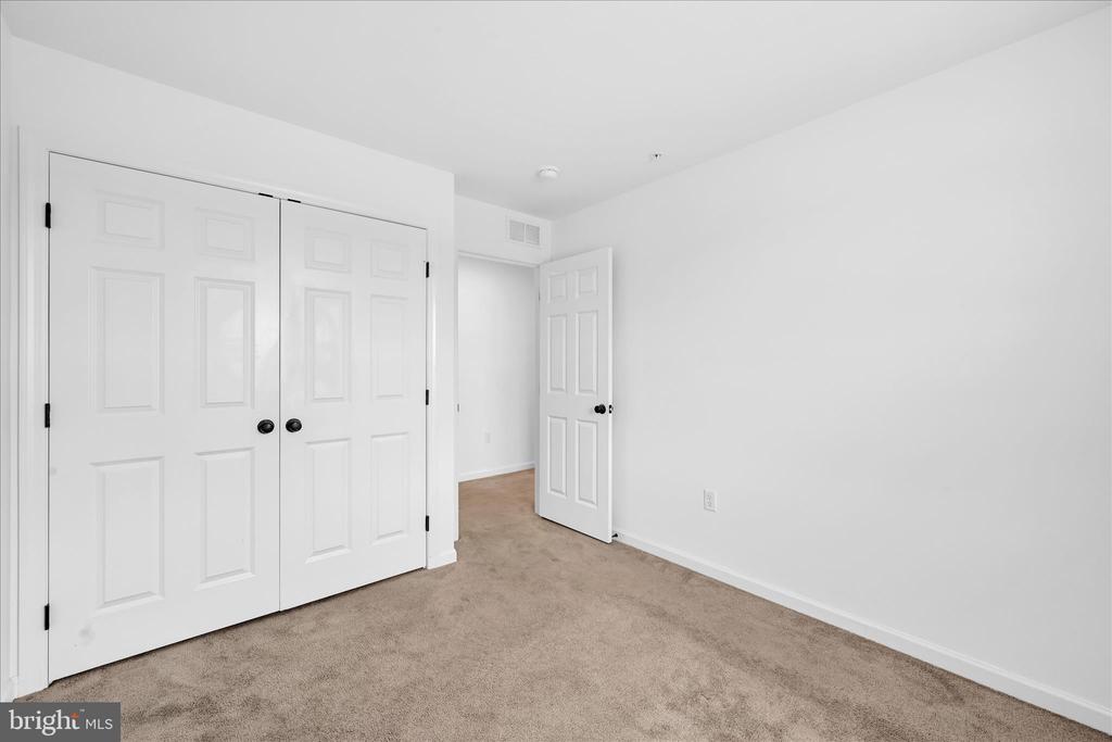 2473 ARTESIAN WAY