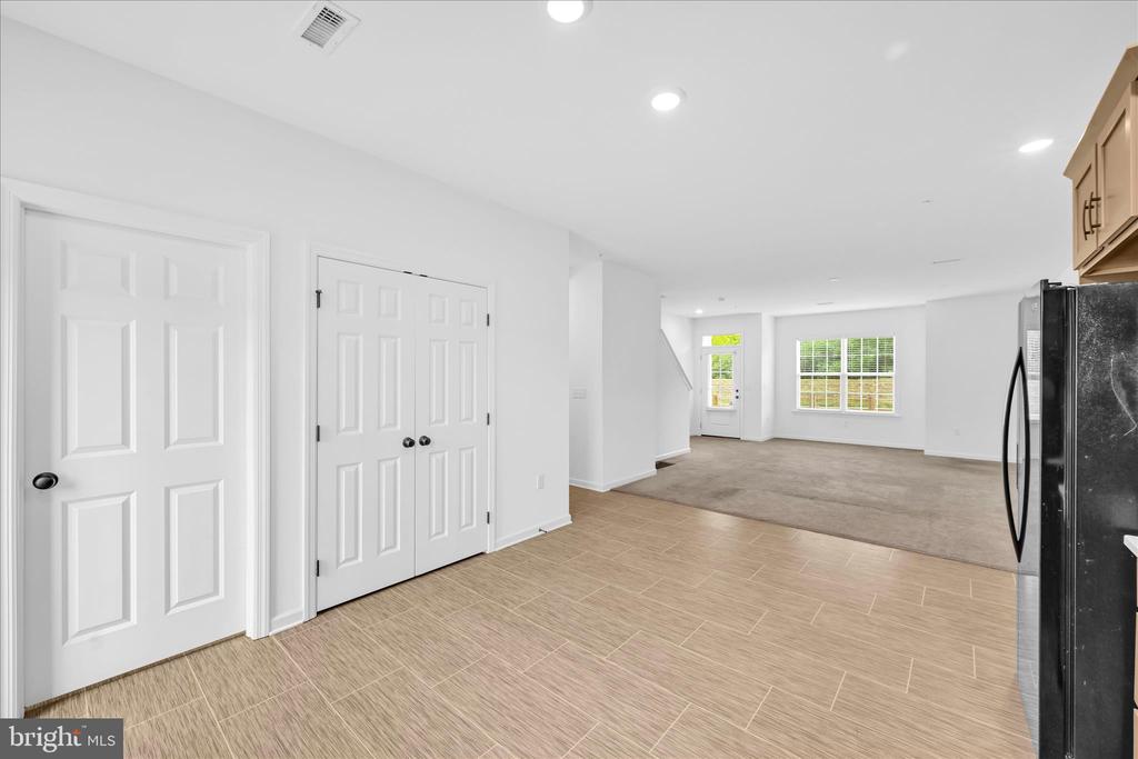 2473 ARTESIAN WAY