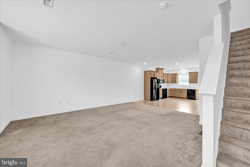 2473 ARTESIAN WAY