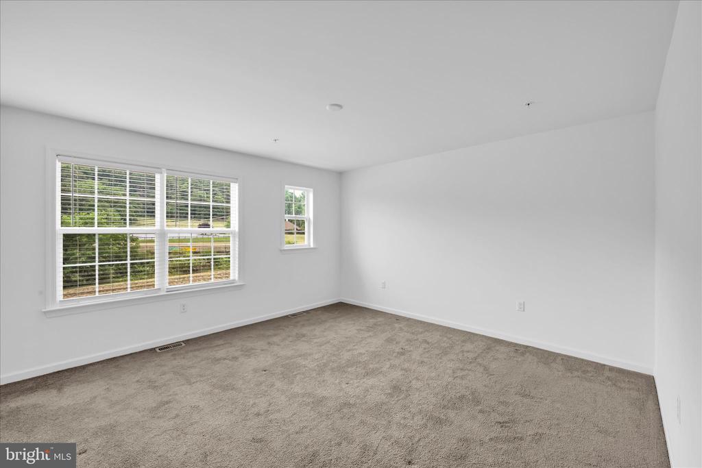2473 ARTESIAN WAY