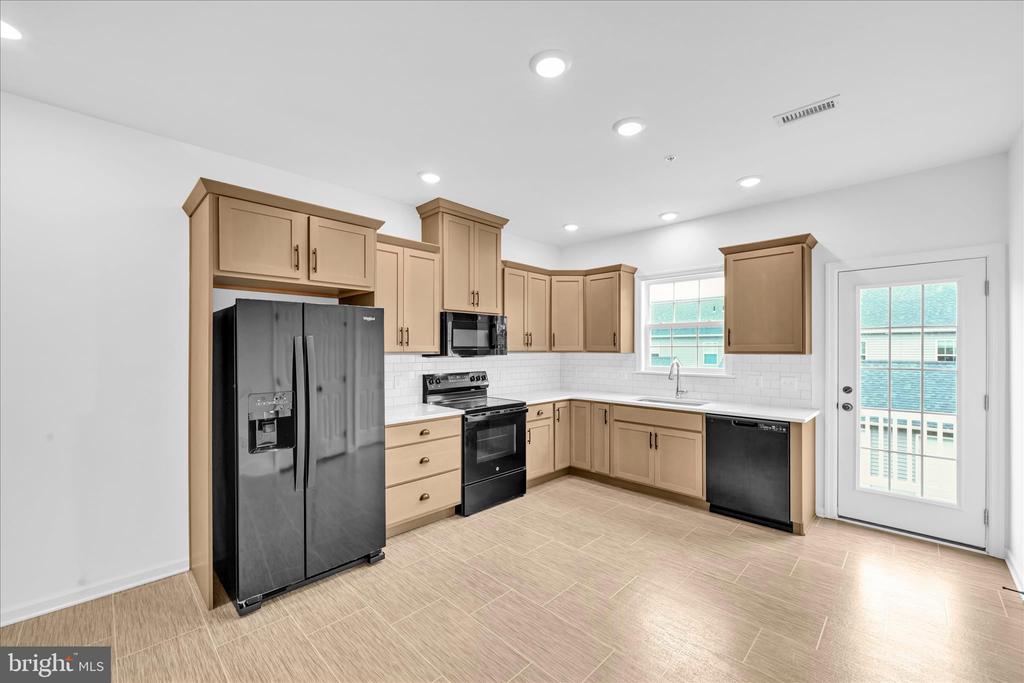2473 ARTESIAN WAY