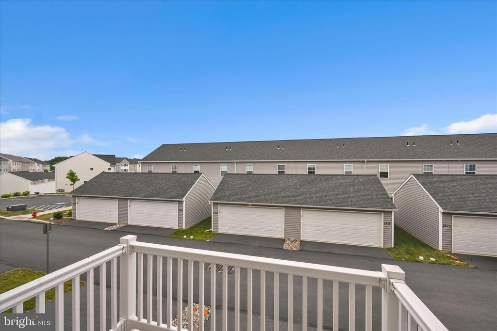 2473 ARTESIAN WAY