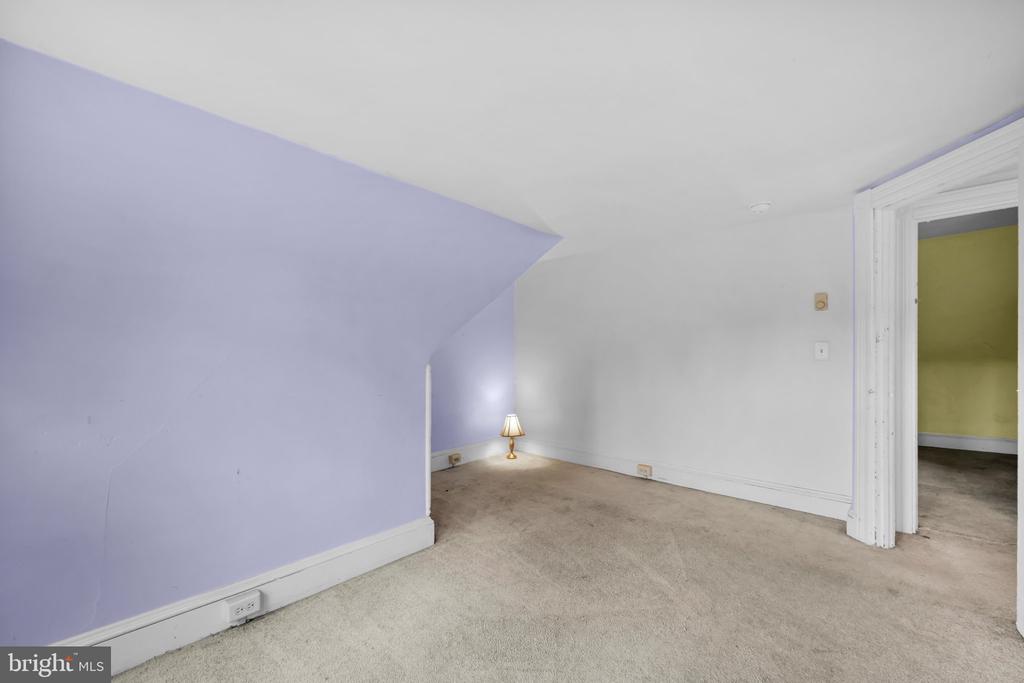 334 NEW HOLLAND AVENUE