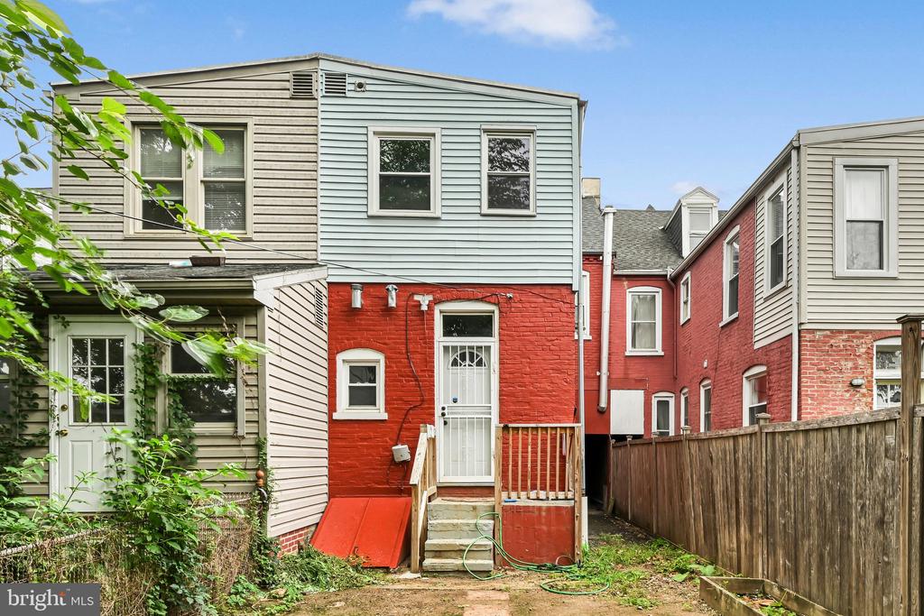 334 NEW HOLLAND AVENUE