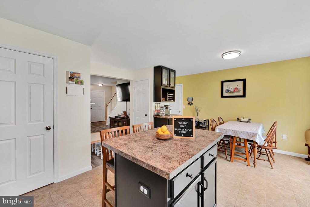 34 SILVER MAPLE CIRCLE