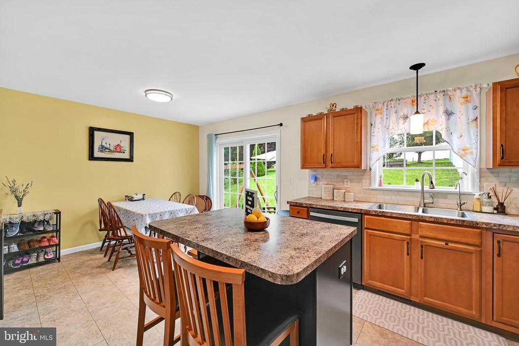 34 SILVER MAPLE CIRCLE