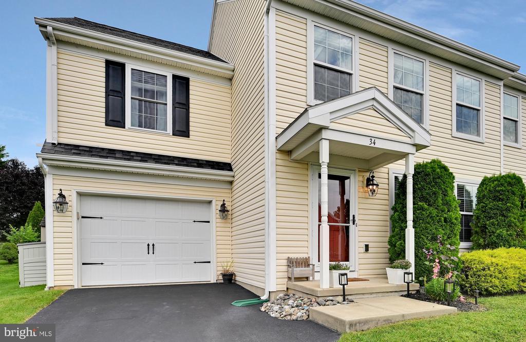 34 SILVER MAPLE CIRCLE