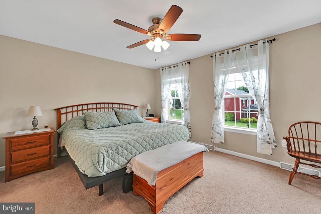 34 SILVER MAPLE CIRCLE