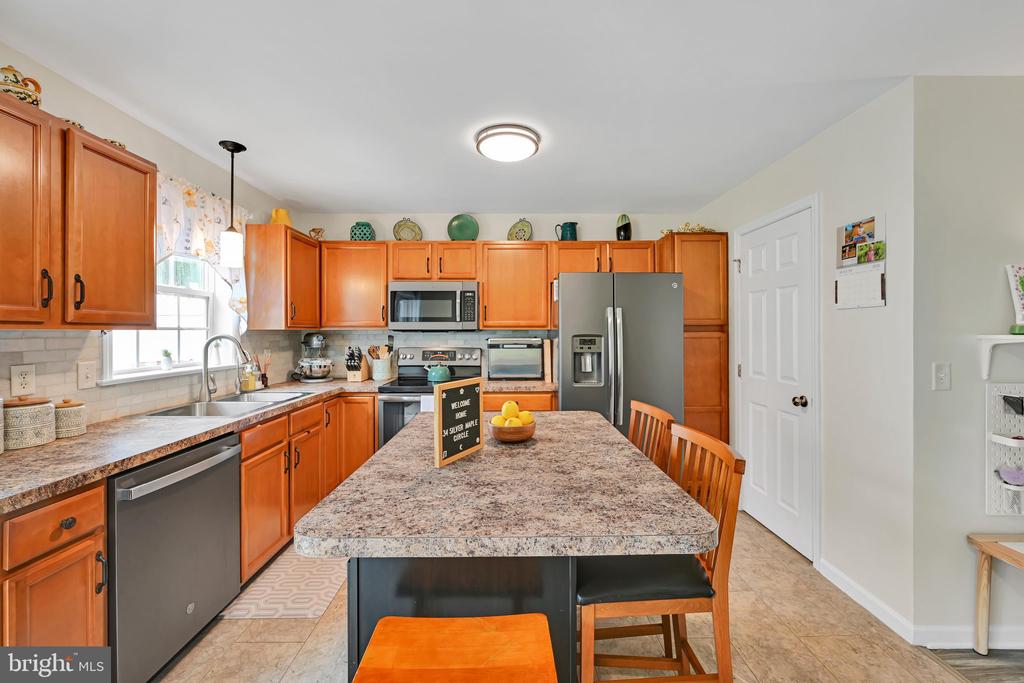 34 SILVER MAPLE CIRCLE