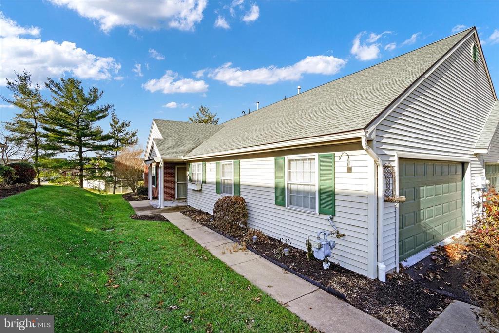 3258 FALCON LANE