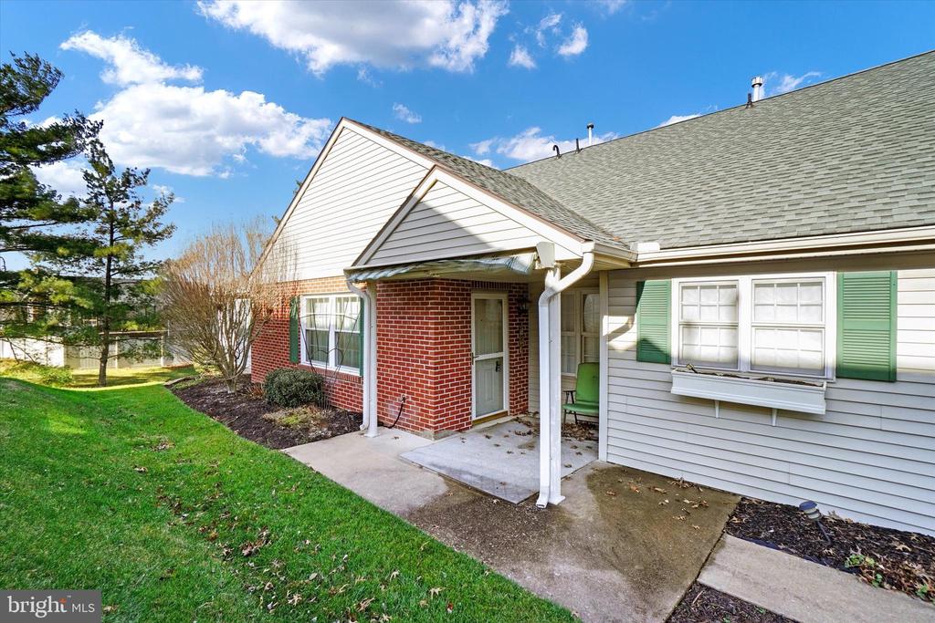 3258 FALCON LANE