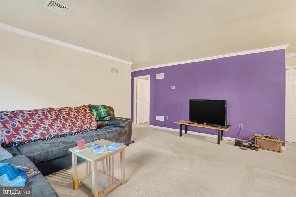 3258 FALCON LANE