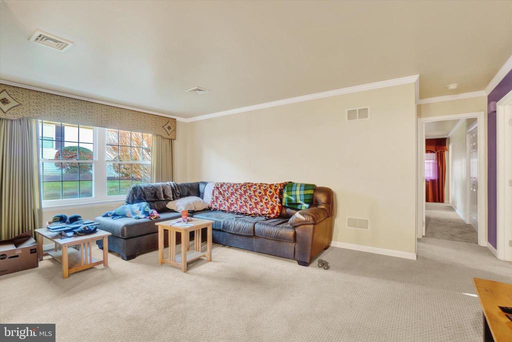 3258 FALCON LANE