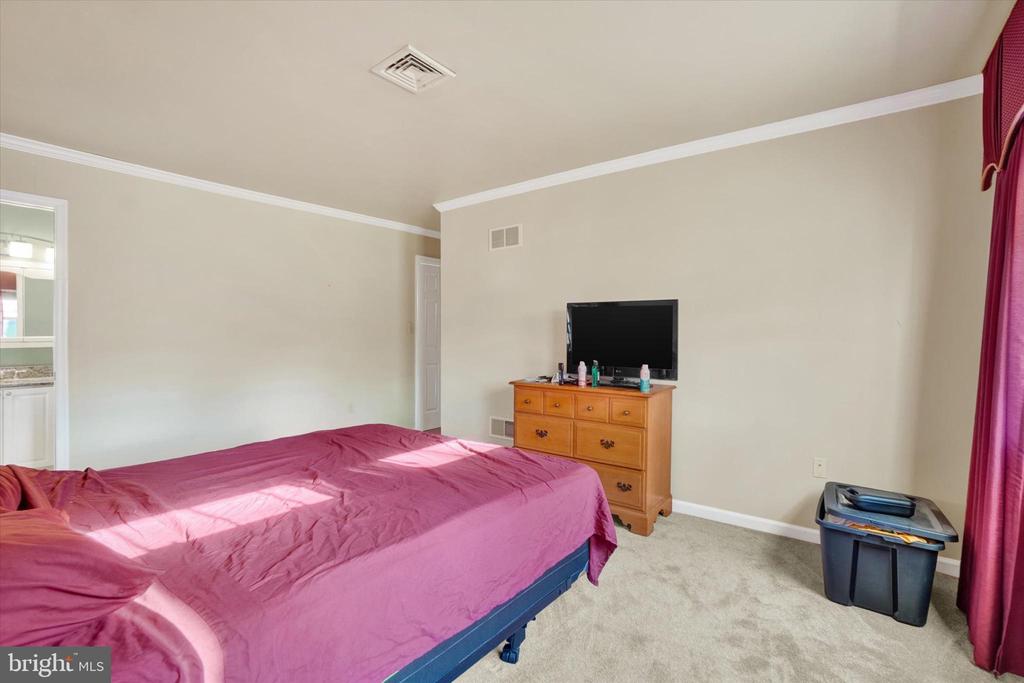 3258 FALCON LANE