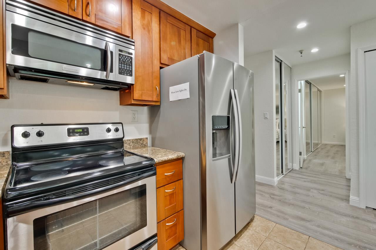 725 Mariposa AVE 203