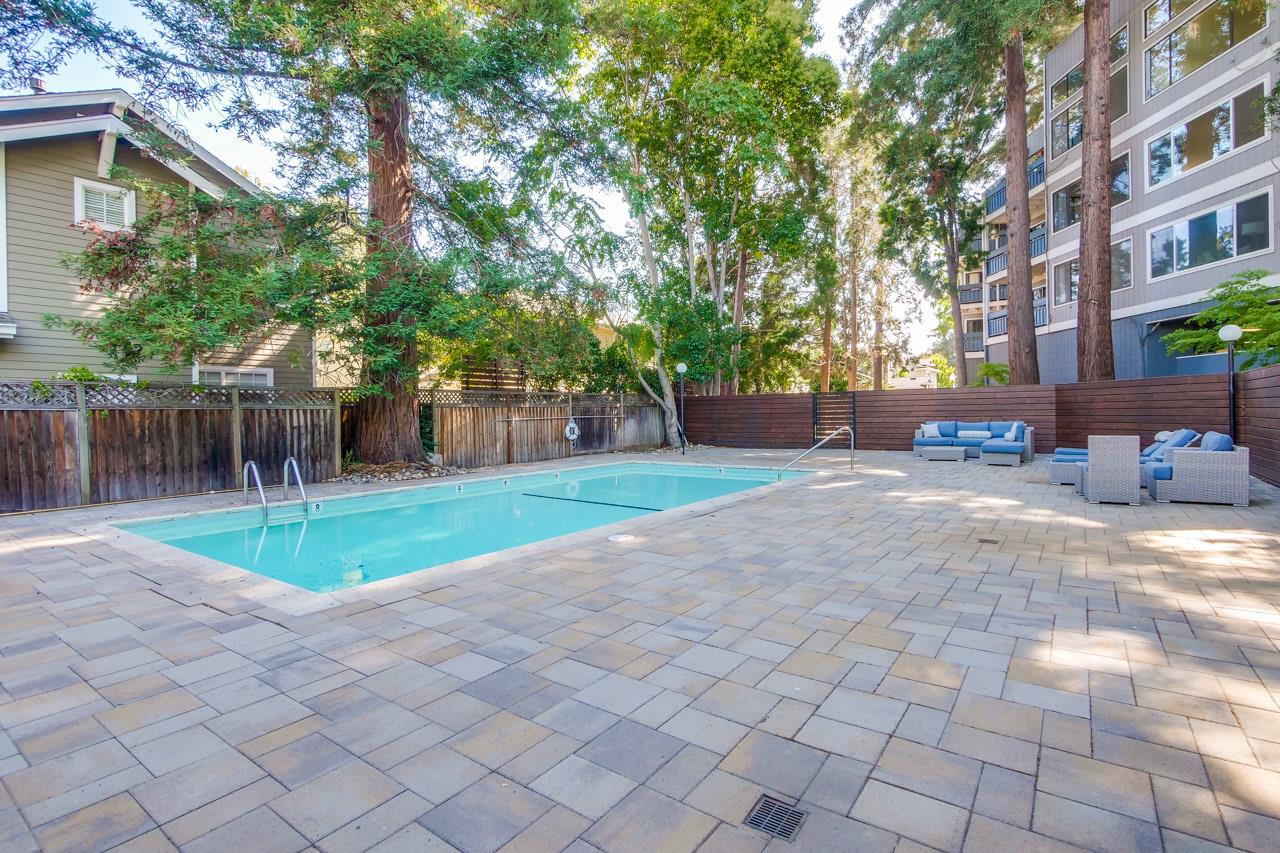 725 Mariposa AVE 203