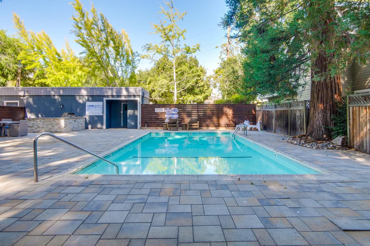 725 Mariposa AVE 203