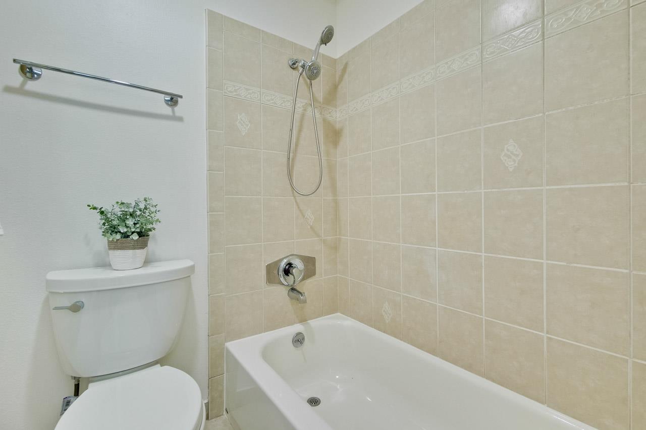 725 Mariposa AVE 203