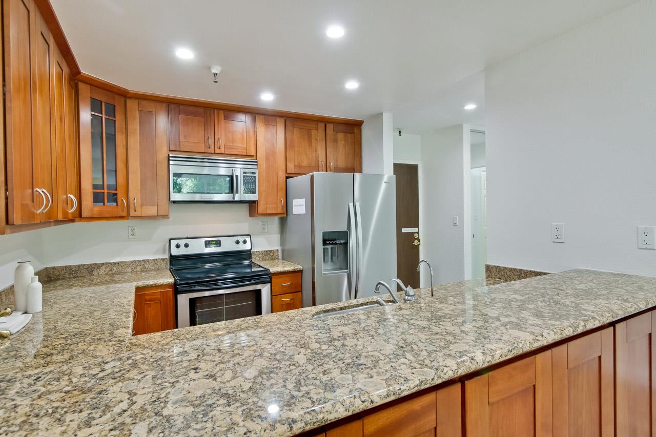 725 Mariposa AVE 203