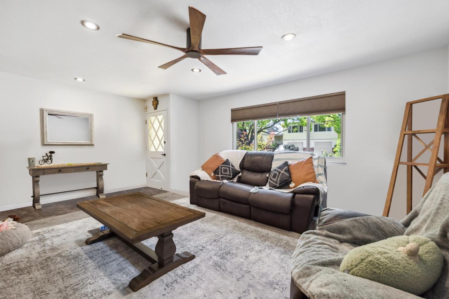 1503 Sierra ST