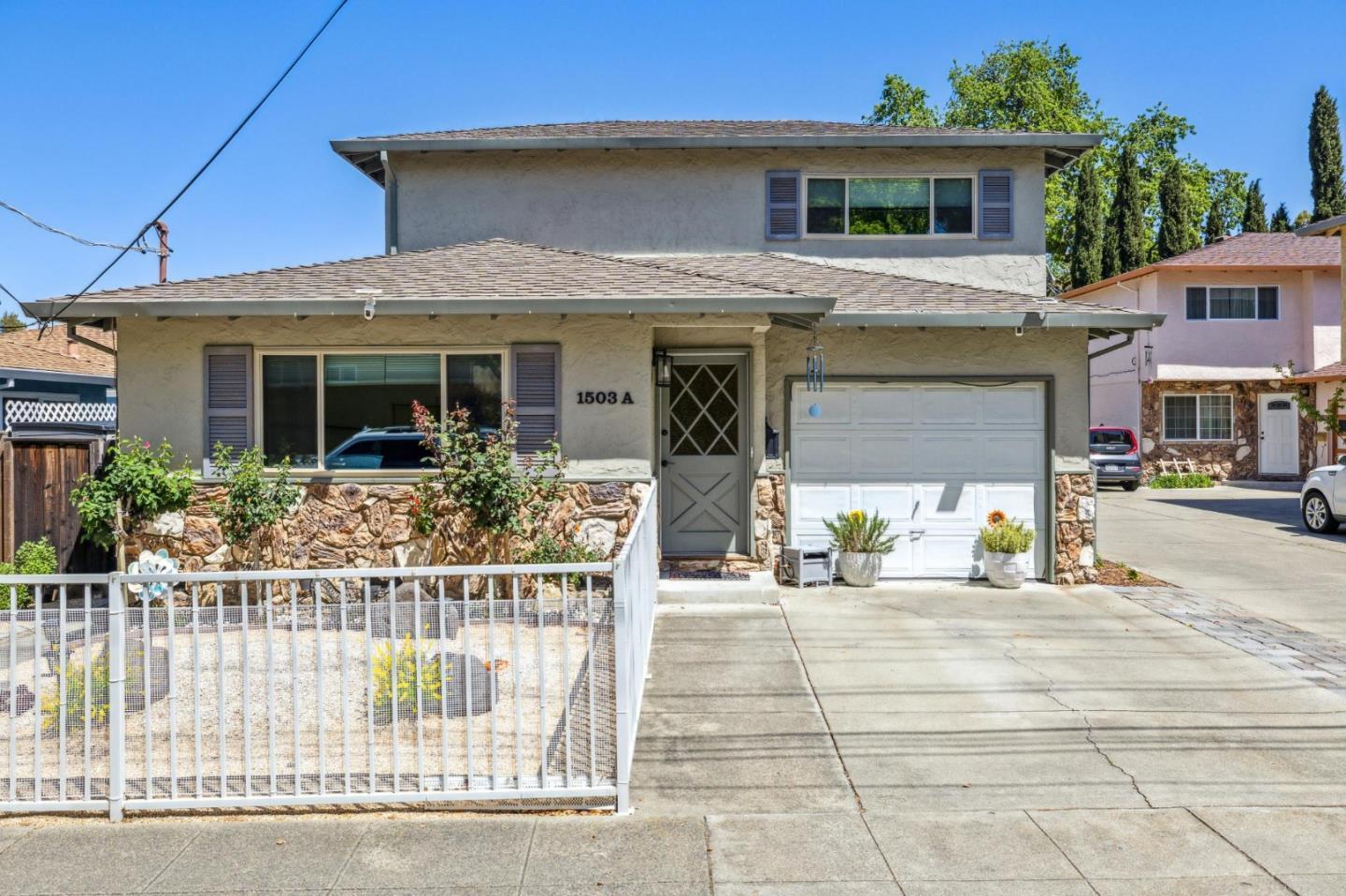 1503 Sierra ST