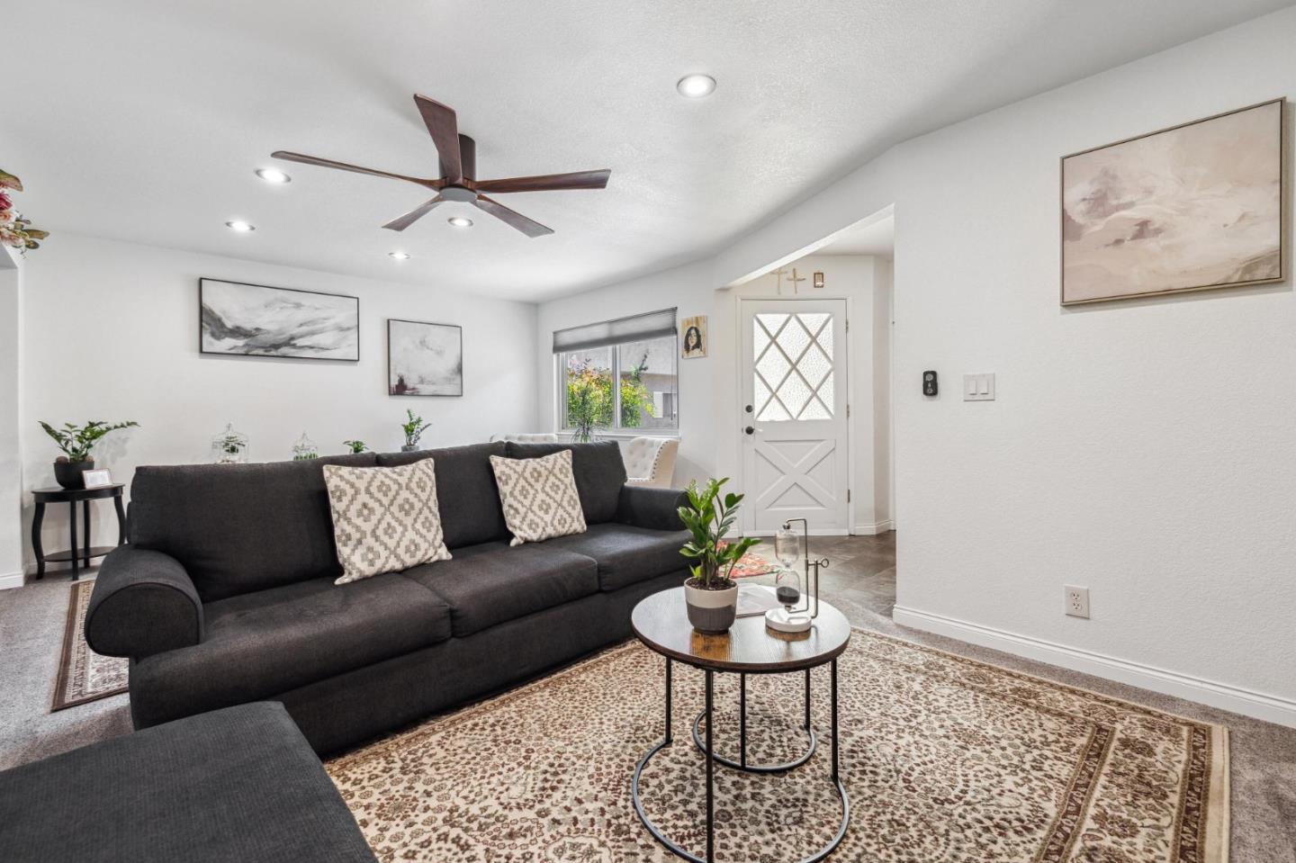 1503 Sierra ST