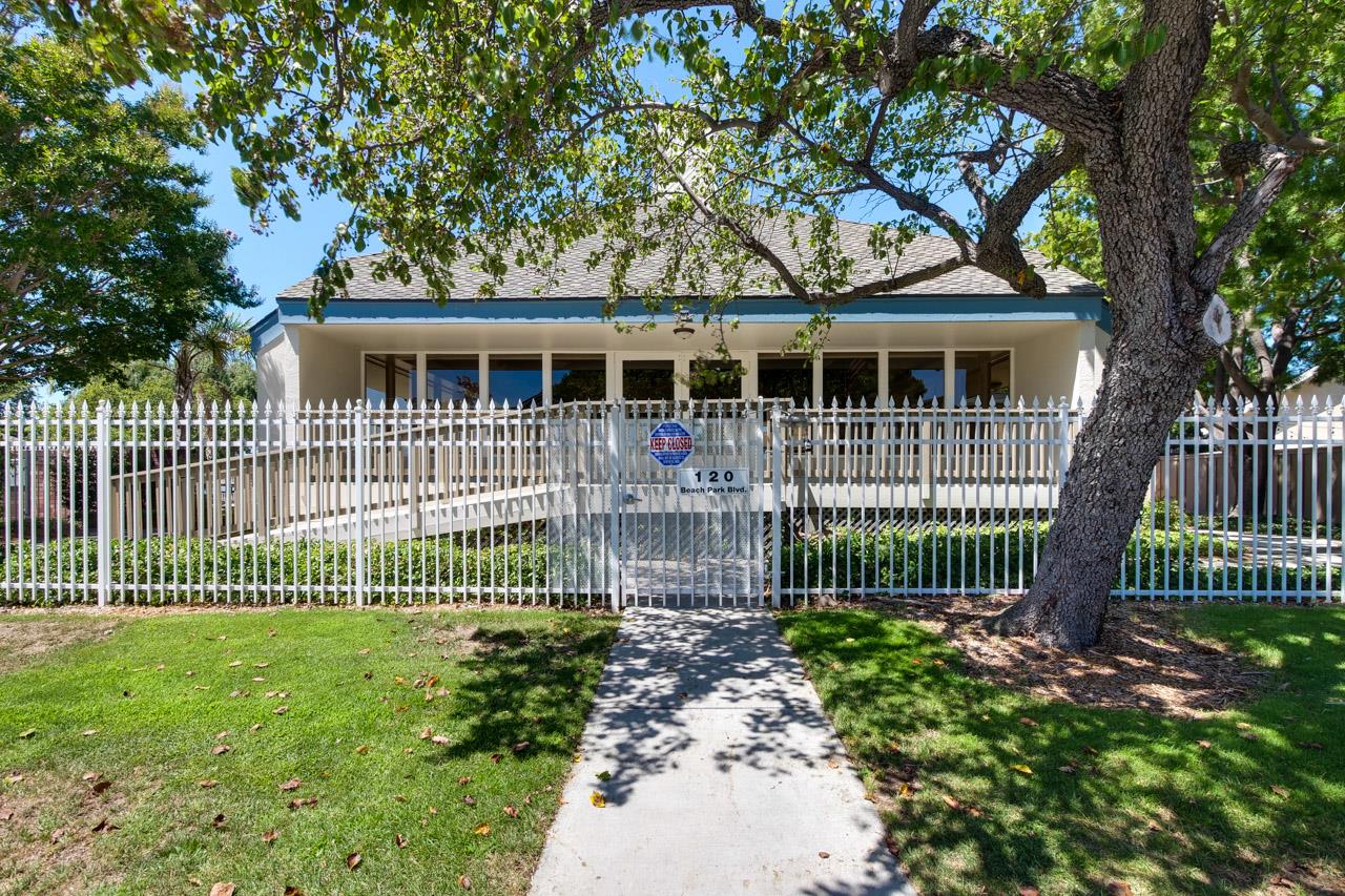 152 Beach Park BLVD