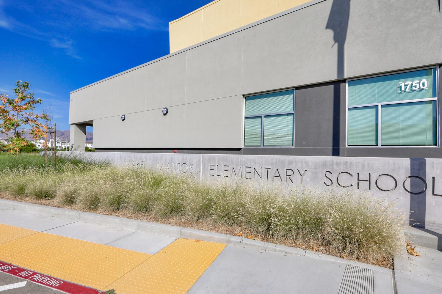 1653 Centre Pointe DR