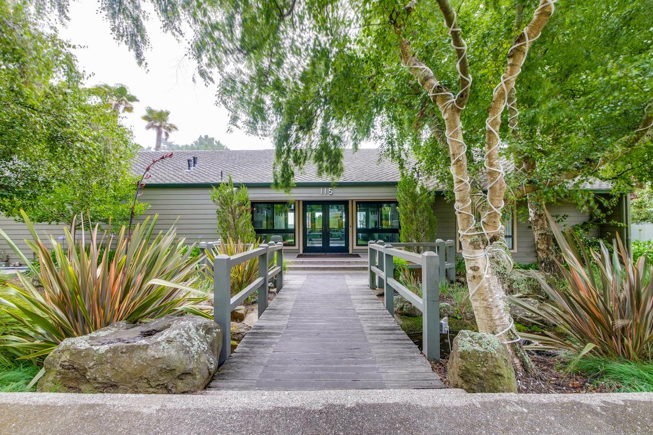 15 Red Rock WAY 208N