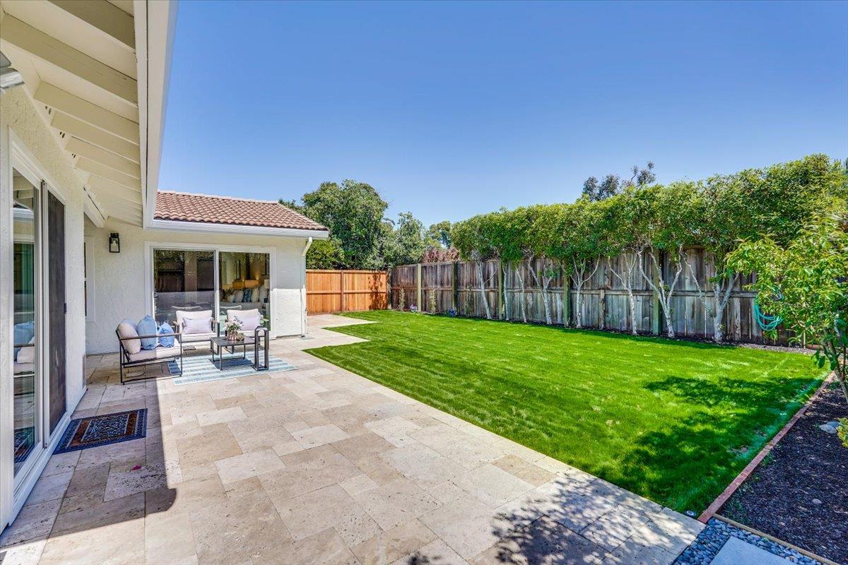 556 Seahorse Lane