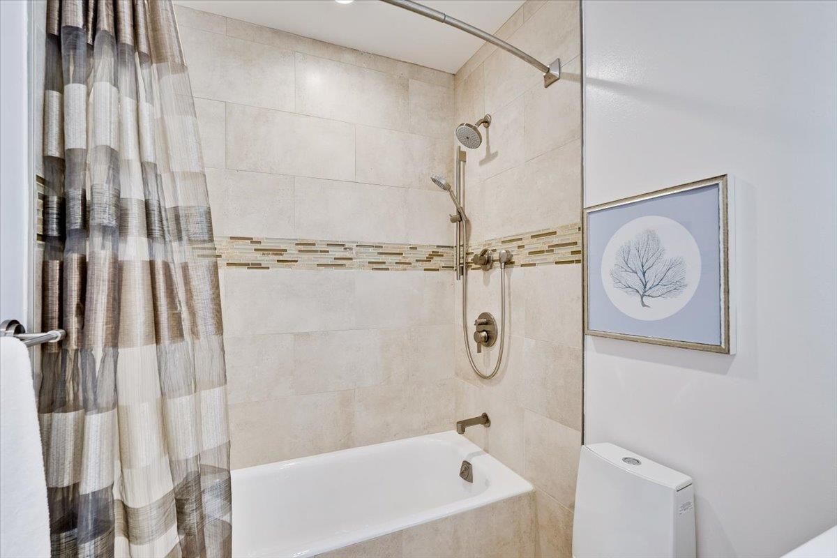 556 Seahorse Lane