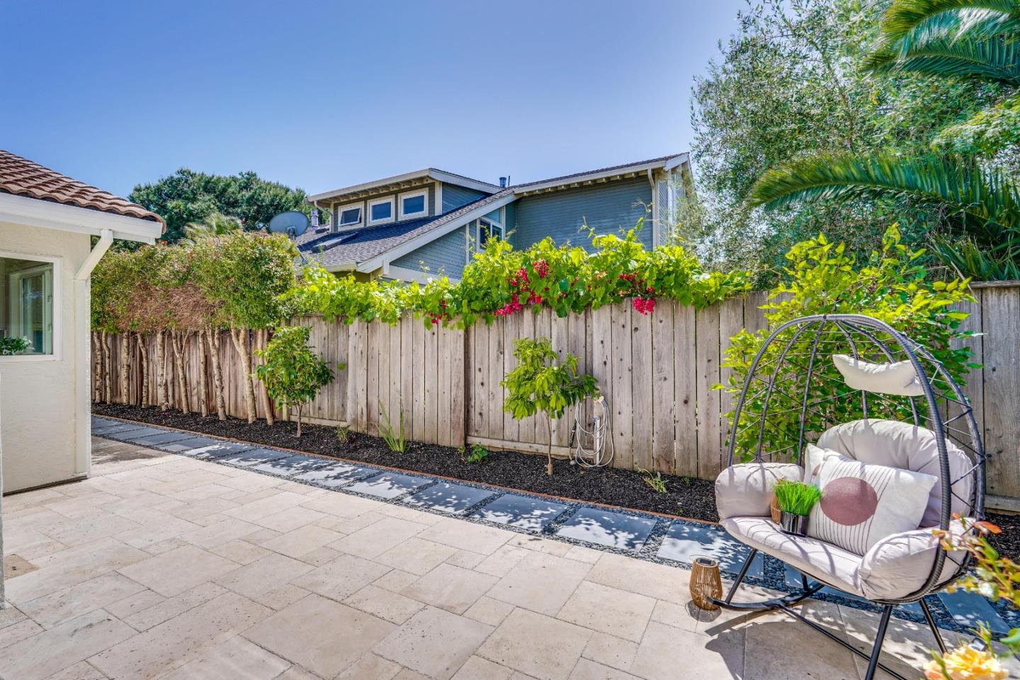 556 Seahorse Lane