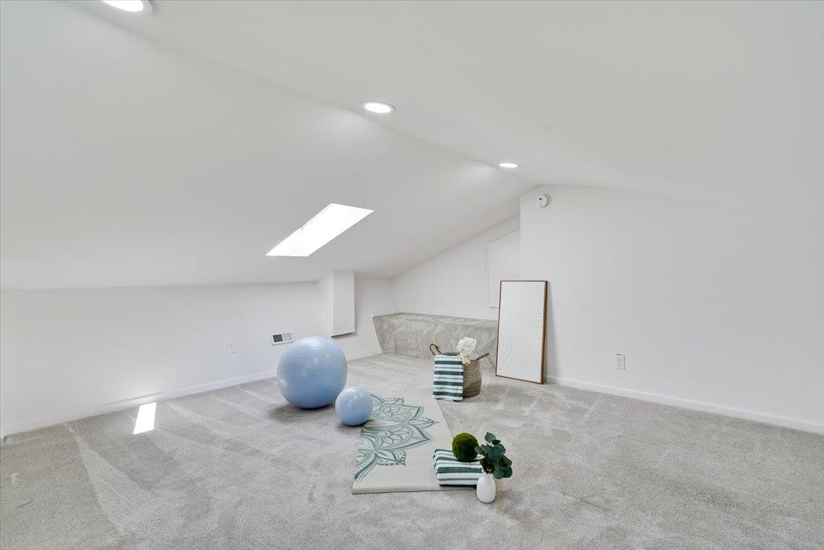 556 Seahorse Lane