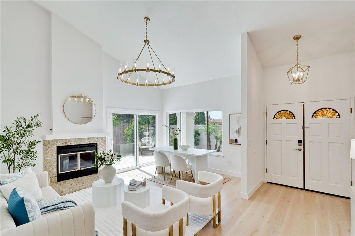 556 Seahorse Lane