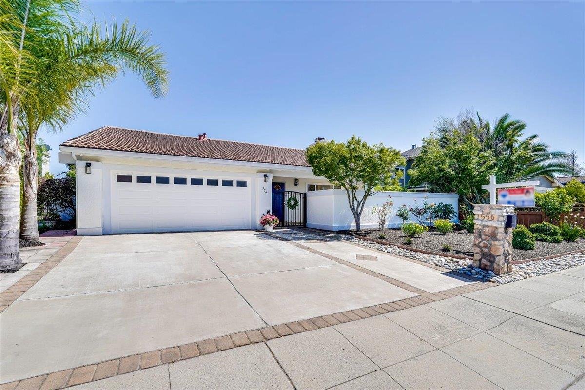 556 Seahorse Lane