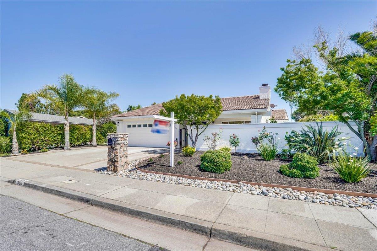 556 Seahorse Lane