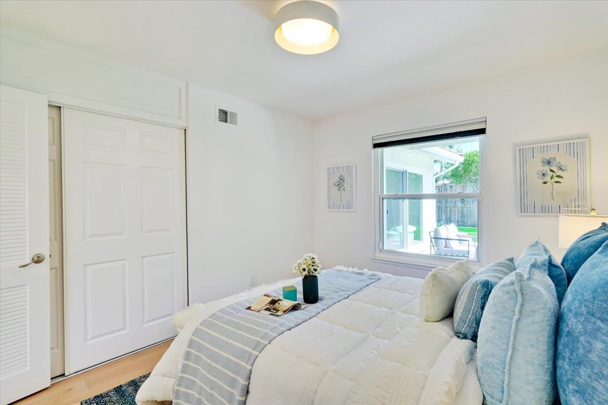 556 Seahorse Lane