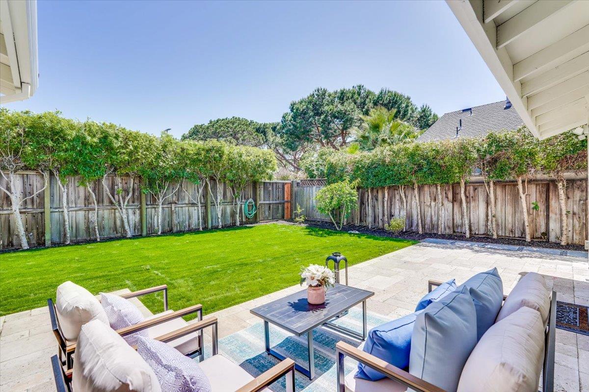 556 Seahorse Lane