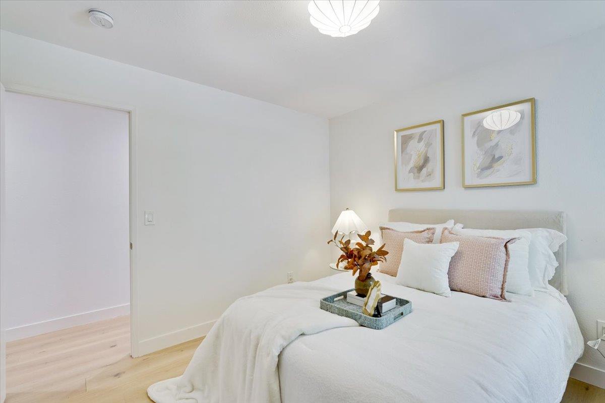 556 Seahorse Lane