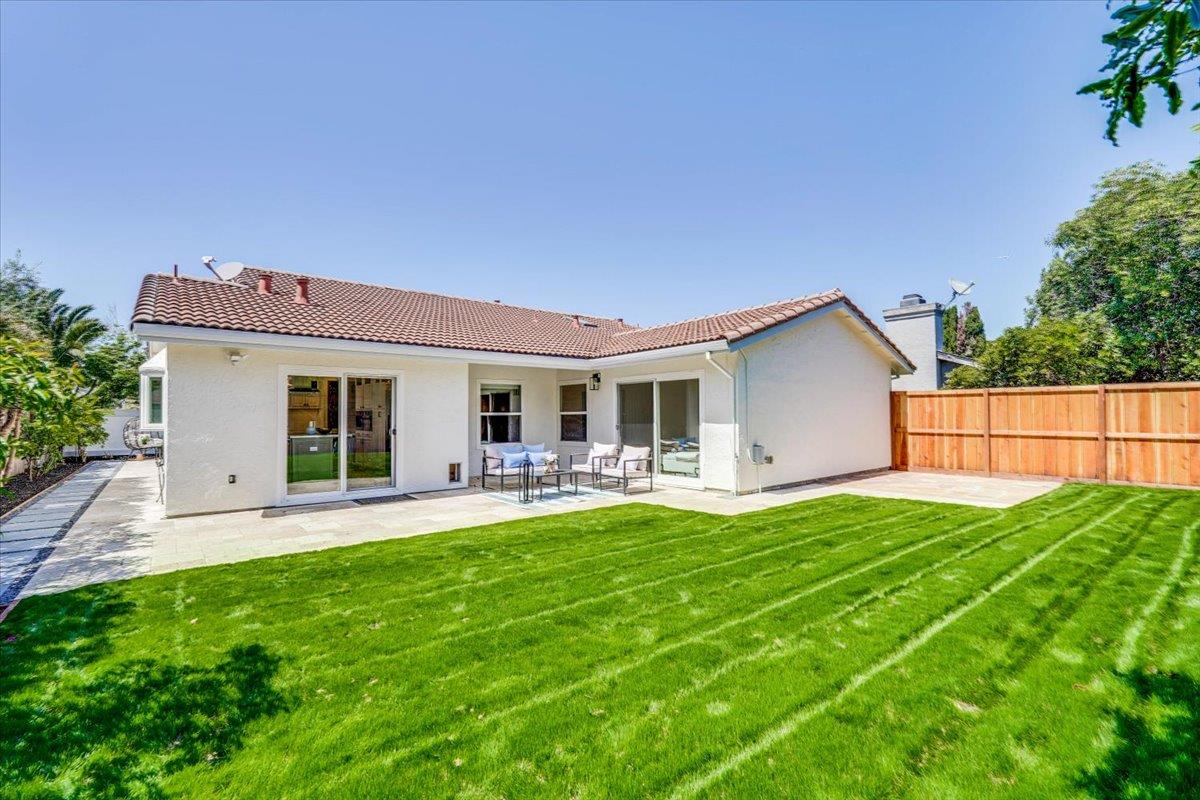 556 Seahorse Lane