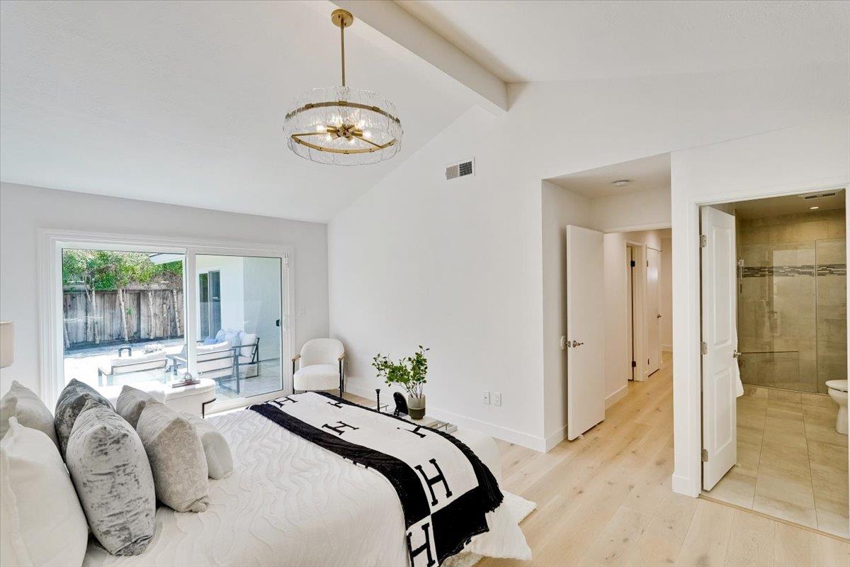 556 Seahorse Lane