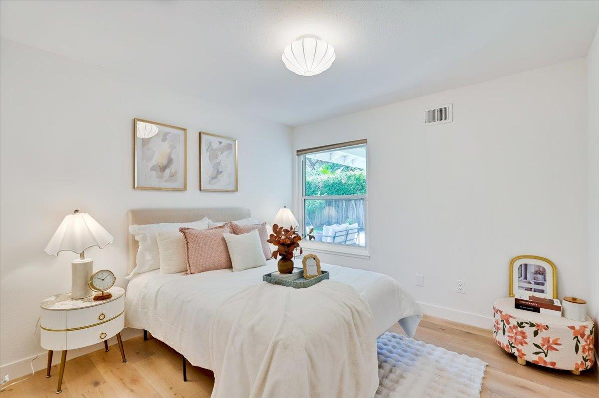 556 Seahorse Lane
