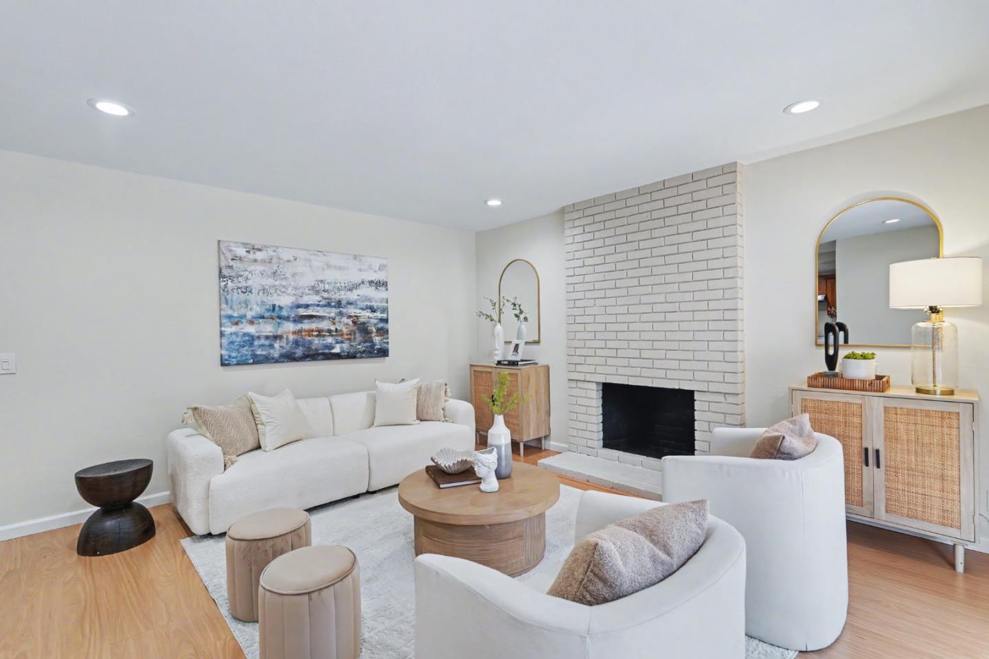 850 Roble DR
