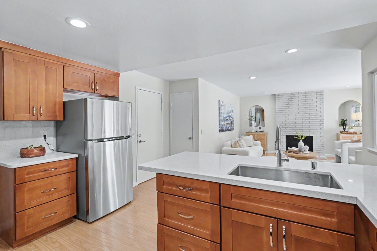 850 Roble DR