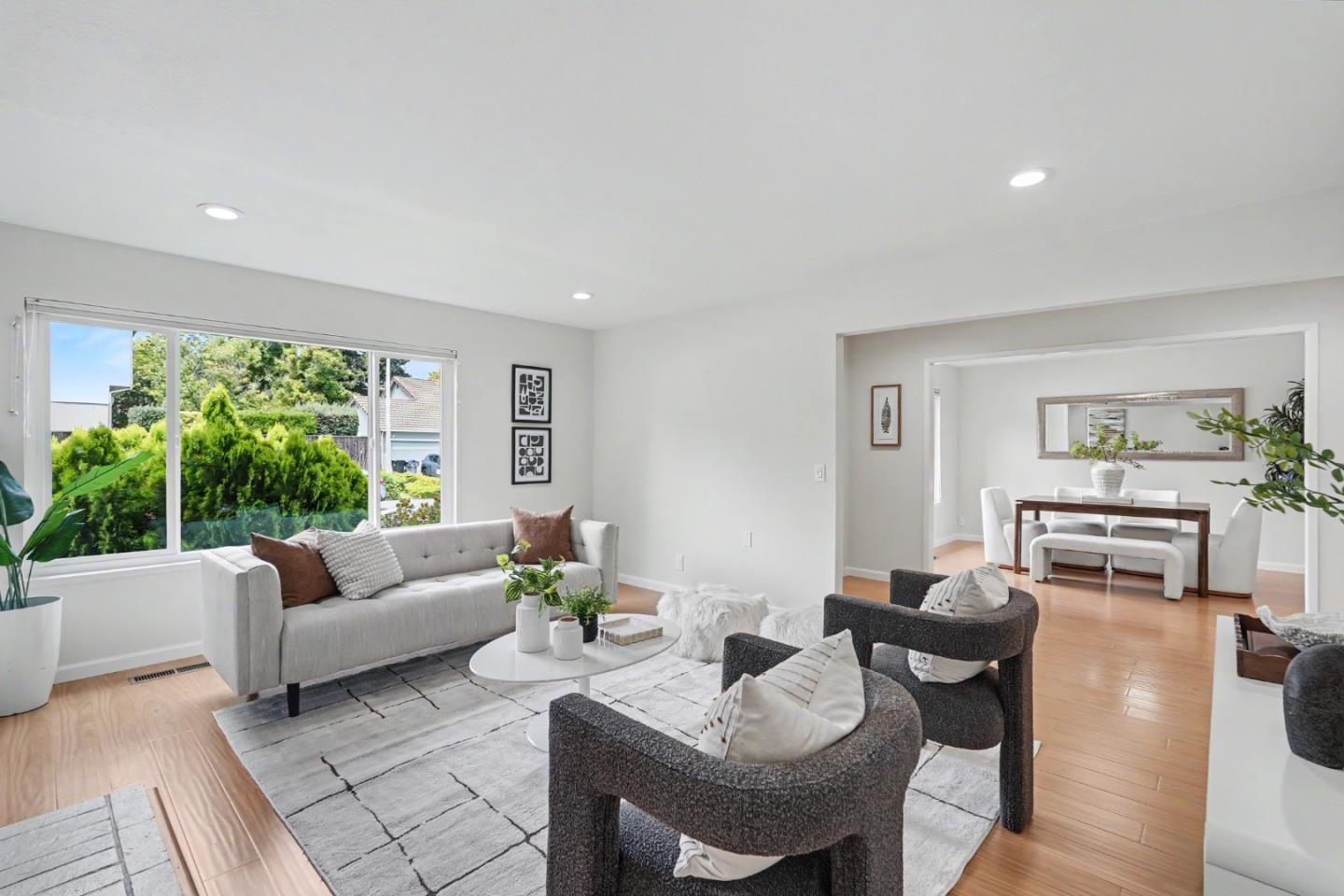 850 Roble DR