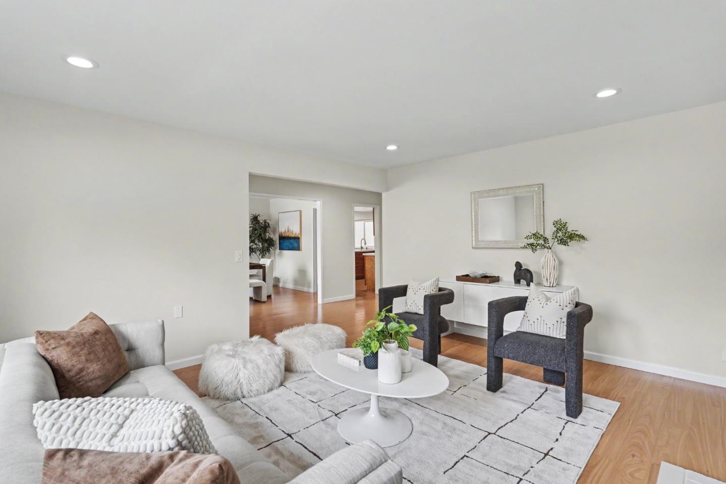 850 Roble DR